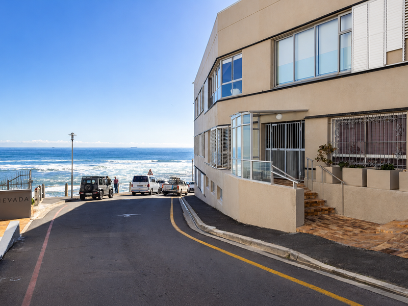 Coastal Charm in the Heart of Bantry Bay - Photo 1