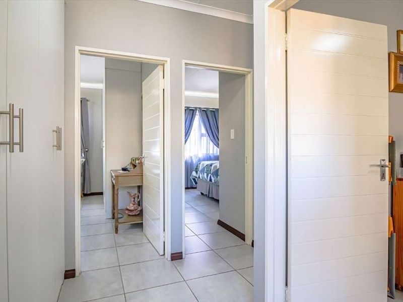 Modern Living, Peace of Mind - Photo 8