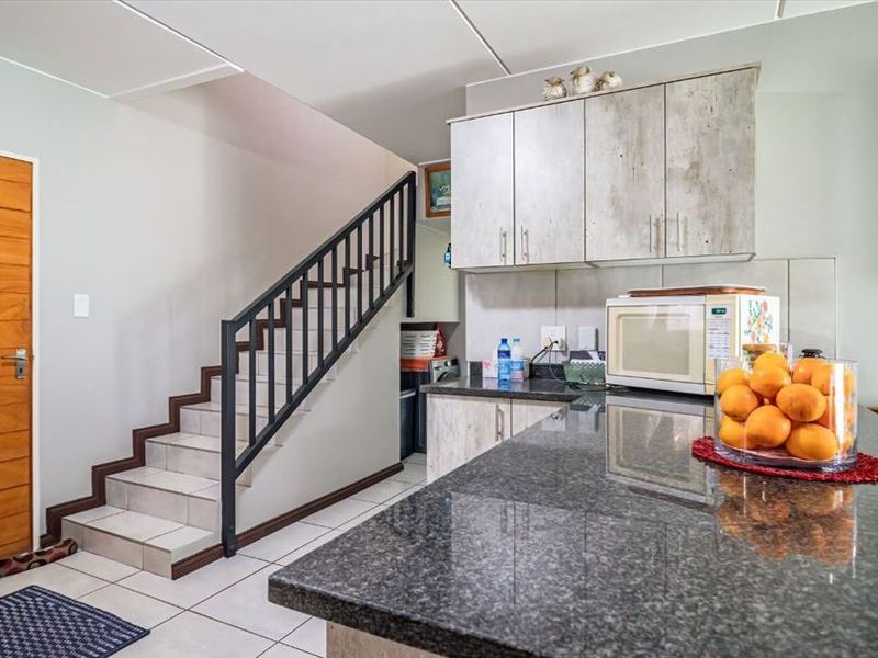 Modern Living, Peace of Mind - Photo 6