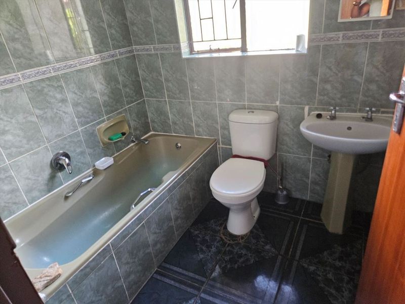 4 Bedrooms on a 1,348m2 Stand! - Photo 10
