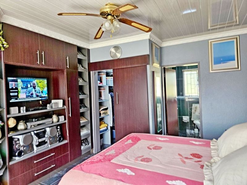 4 Bedrooms on a 1,348m2 Stand! - Photo 8
