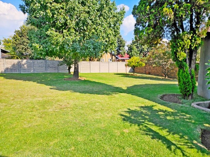 4 Bedrooms on a 1,348m2 Stand! - Photo 2