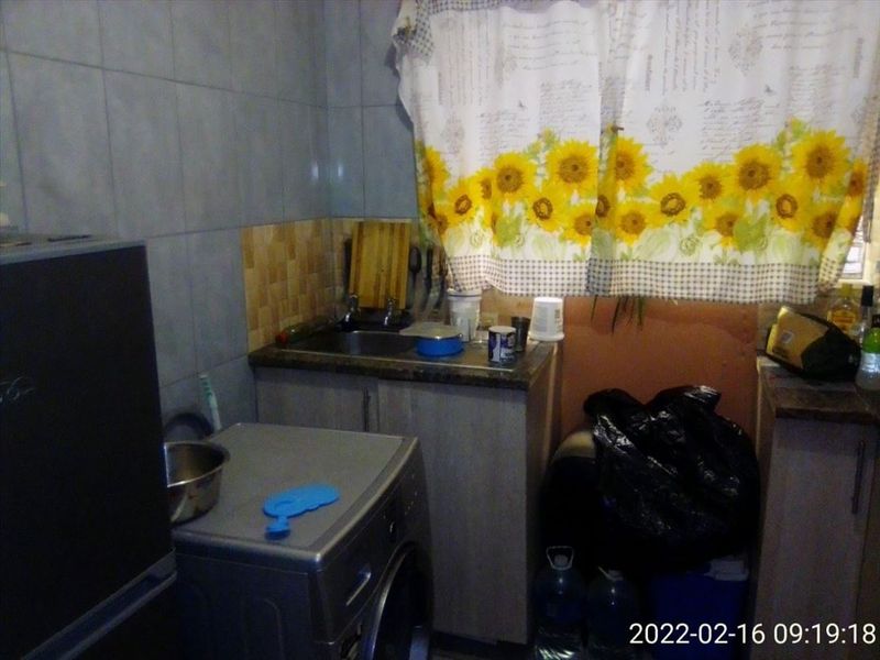 Ground Floor Unit with Pool & Garage - Photo 3