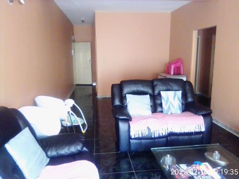 Ground Floor Unit with Pool & Garage - Photo 5