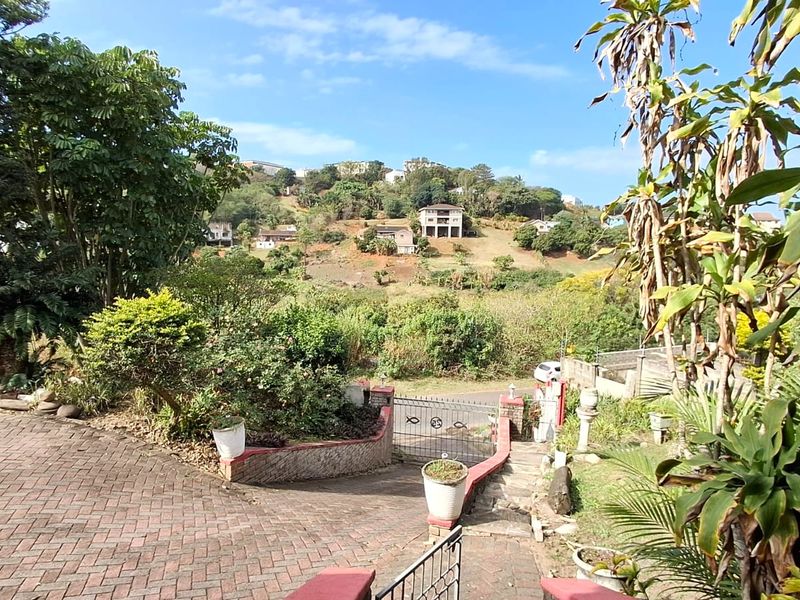Spacious Family Home with Valley & Ocean Views in La Mercy - Photo 6