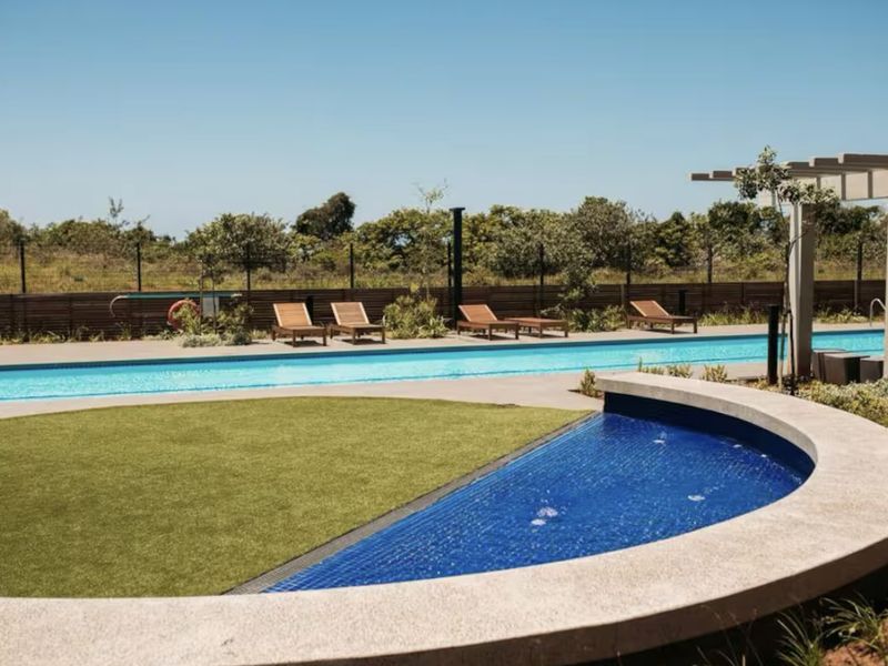 2 bedroom ground floor unit available for sale - Photo 4