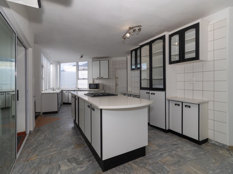 5 BEDROOM HOUSE TO RENT IN GORDONS BAY - Photo 4