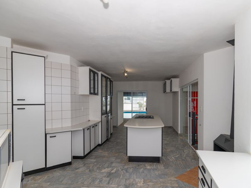 5 BEDROOM HOUSE TO RENT IN GORDONS BAY - Photo 9