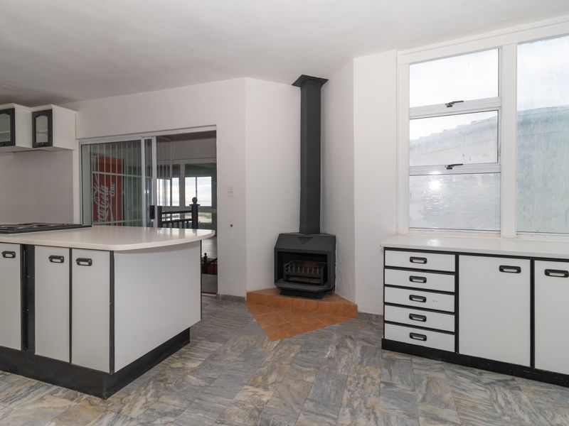 5 BEDROOM HOUSE TO RENT IN GORDONS BAY - Photo 7