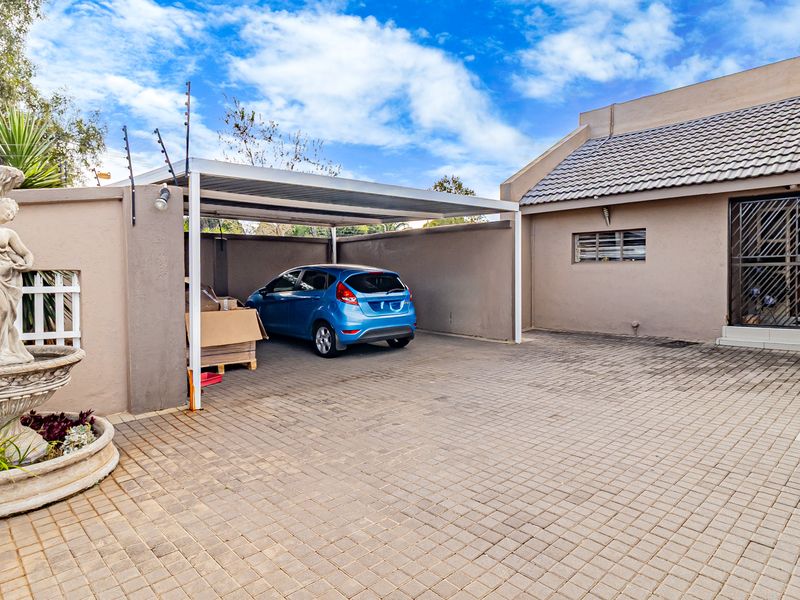 4 bedroom 2 bathroom Entertainer’s Dream Family Home For Sale - Photo 4