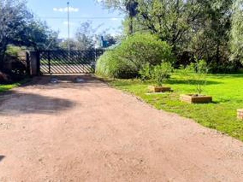 Country Living with City Convenience – Your Dream Smallholding Awaits! - Photo 1