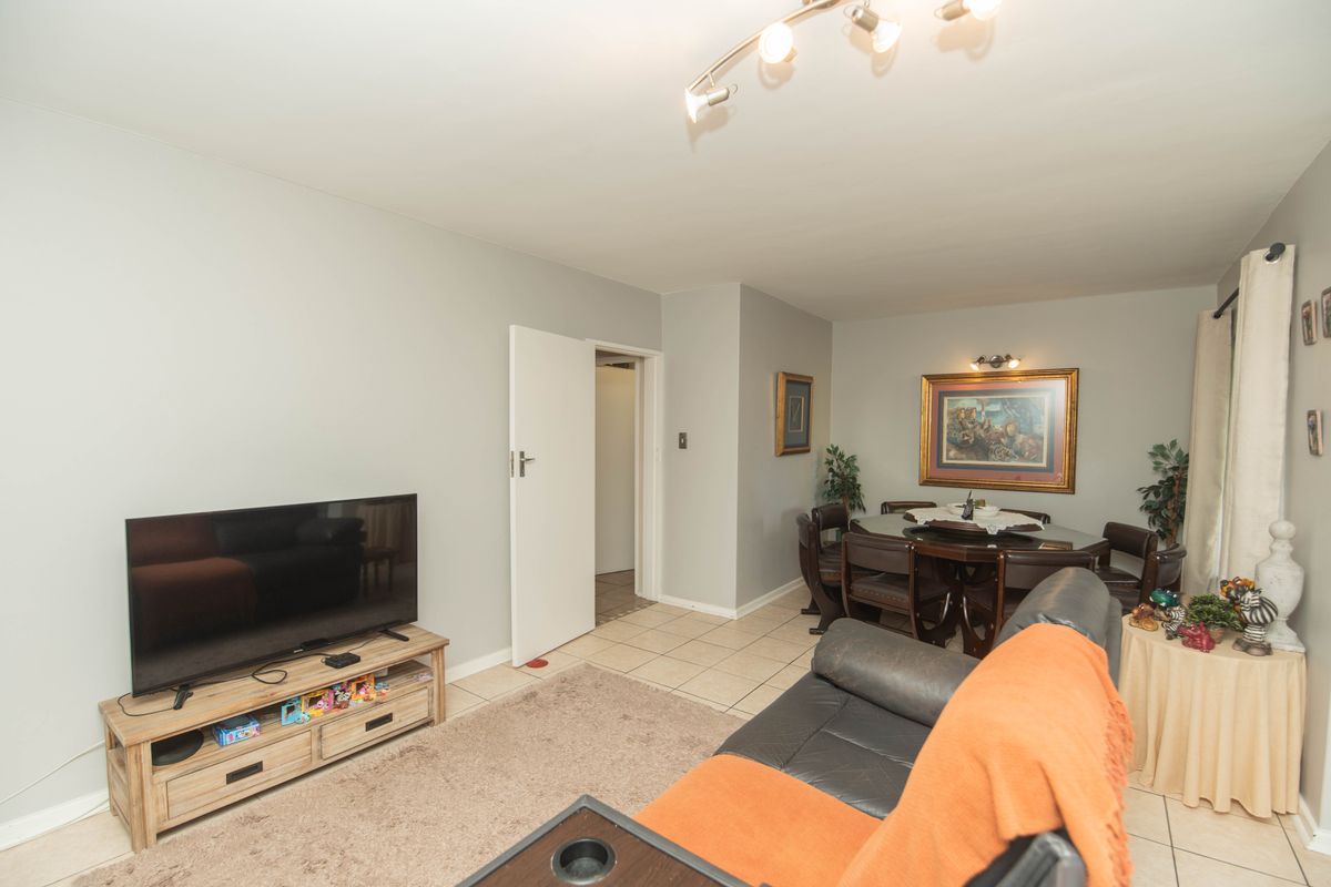 Modern Living with the Luxury of Energy Independence - Photo 5