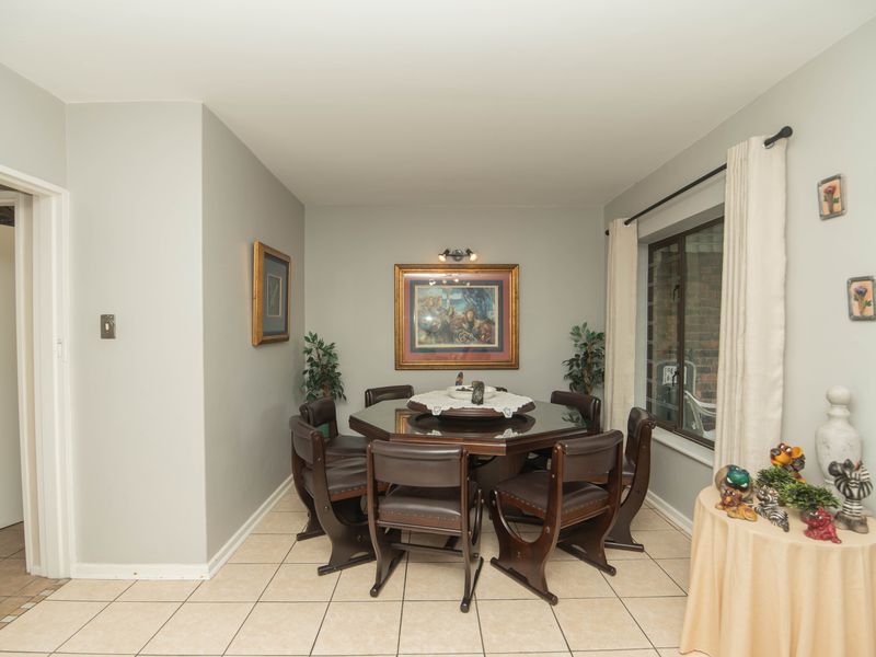 Modern Living with the Luxury of Energy Independence - Photo 8