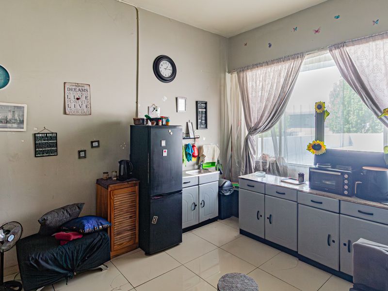 Affordable 1 Bedroom Apartment in Alberton - Photo 3
