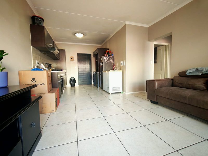NEAT PET FRINDLY GARDEN APARTMENT - Photo 7