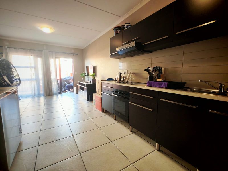 NEAT PET FRINDLY GARDEN APARTMENT - Photo 3