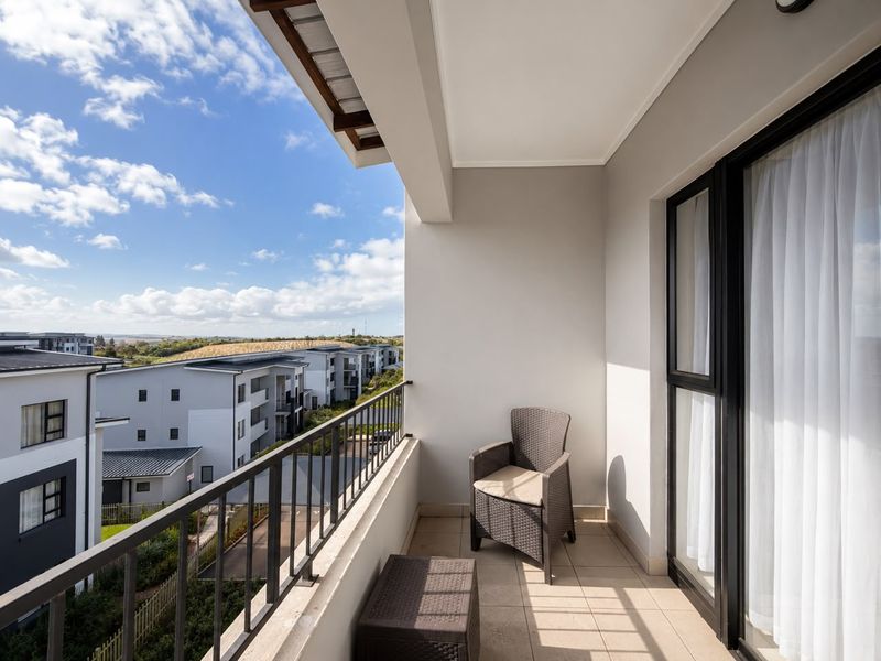 Stylish Furnished Top-Floor Apartment for Sale in Bliss Ballito - Photo 3