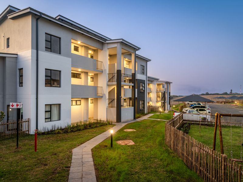Stylish Furnished Top-Floor Apartment for Sale in Bliss Ballito - Photo 2