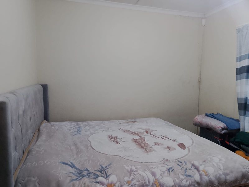 2 Bedroom House n Booysens Pretoria - Photo 9