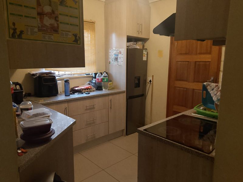 2 Bedroom House n Booysens Pretoria - Photo 6