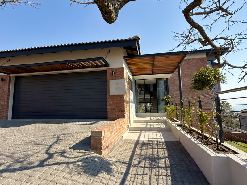 The Boulders Estate Stunning Brand New 3 Bedroom, 3 bathroom Home - Photo 2