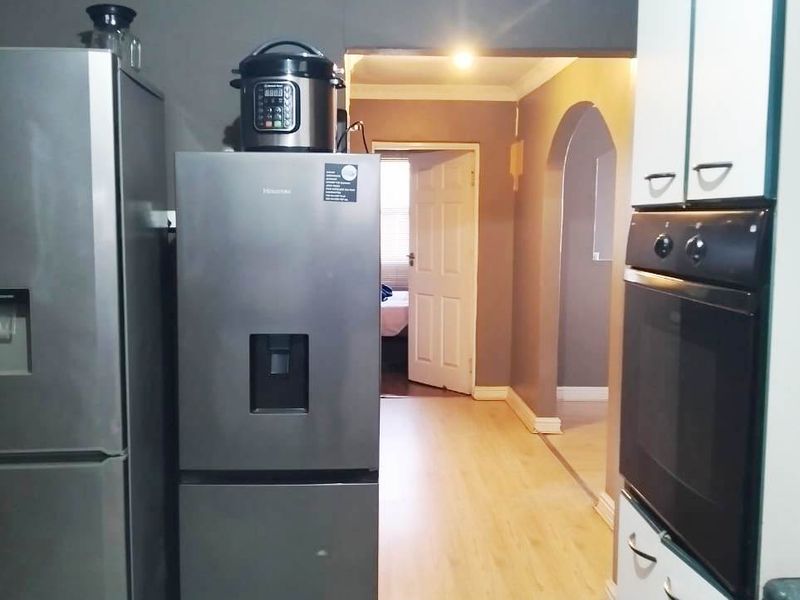 3 BED 2 BATH HOUSE WITH 2 FLATLETS FOR SALE - Photo 5
