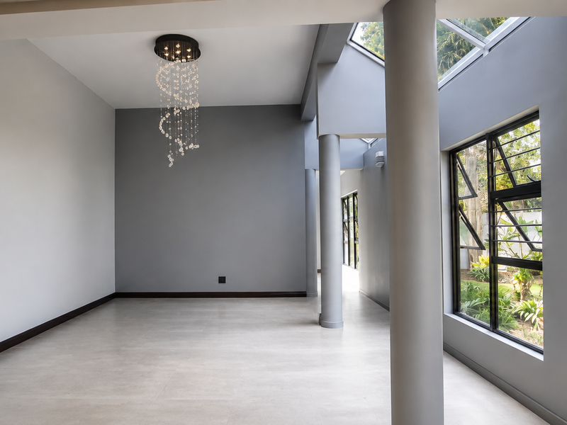 Exclusive Luxury Family Residence - Photo 7