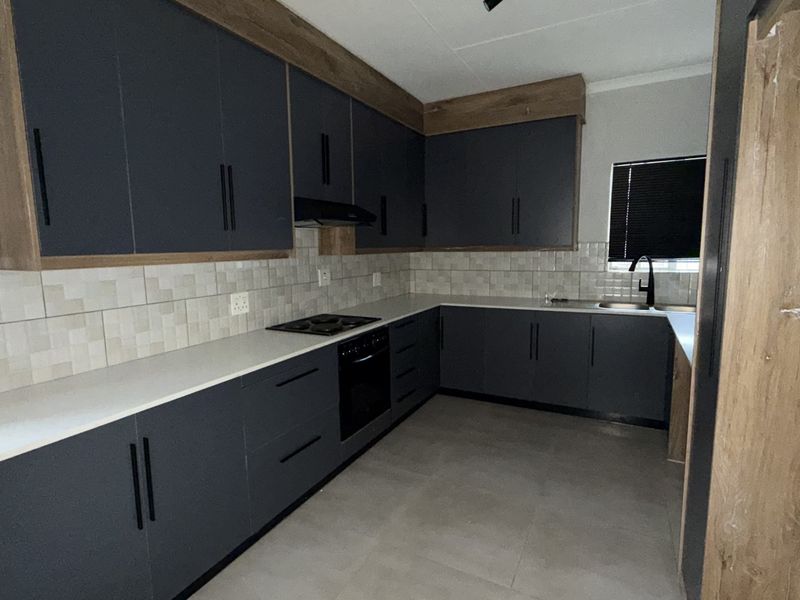 2 BEDROOM APARTMENT TO LET - Photo 3