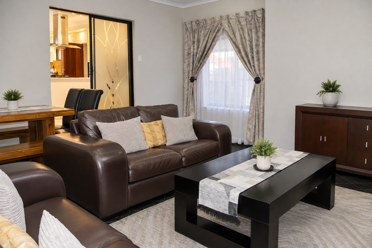 Stunning Family Home in Sought-After Farrarmere - Photo 3