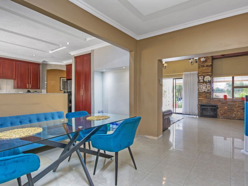 NEW RELEASE!!! AN EXCEPTIONAL FAMILY HOME IN THE HEART OF BRAMLEY! - Photo 8