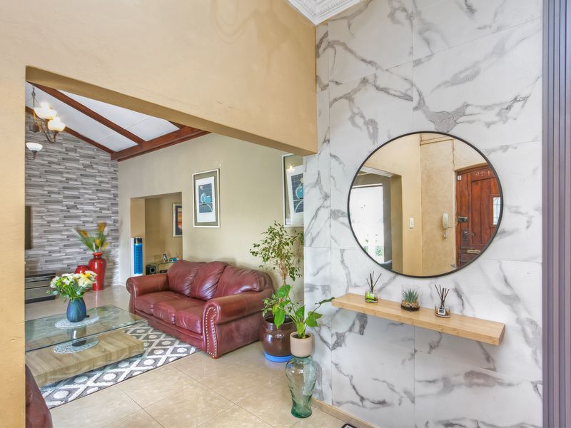 NEW RELEASE!!! AN EXCEPTIONAL FAMILY HOME IN THE HEART OF BRAMLEY! - Photo 6