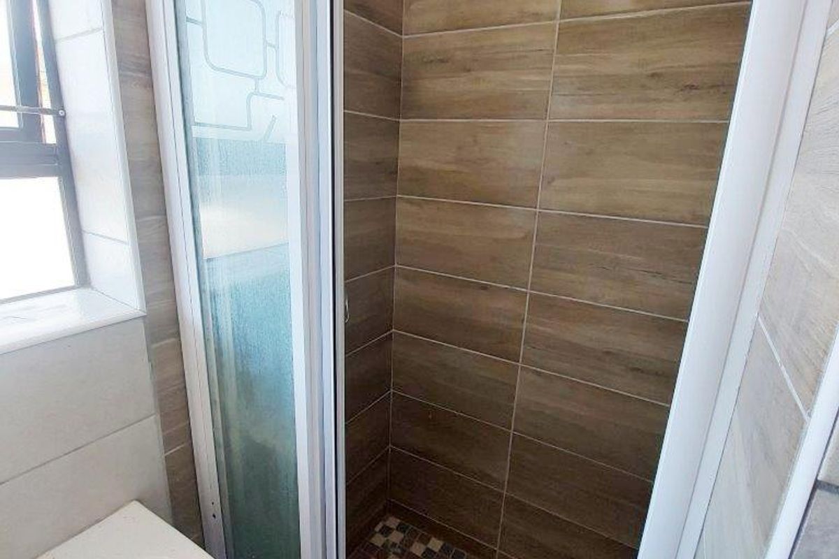SUMMERSTRAND FURNISHED STUDIO / BACHELOR APARTMENT FOR RENT - Photo 4
