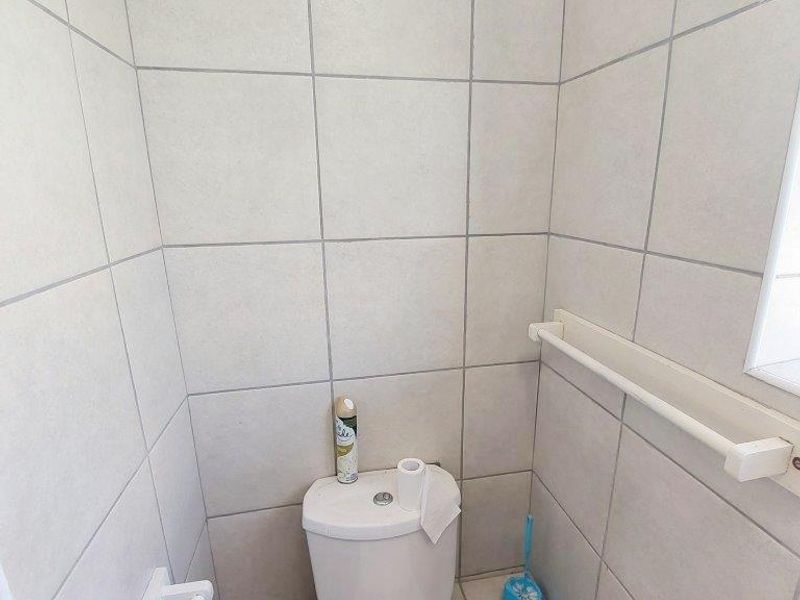 SUMMERSTRAND FURNISHED STUDIO / BACHELOR APARTMENT FOR RENT - Photo 5