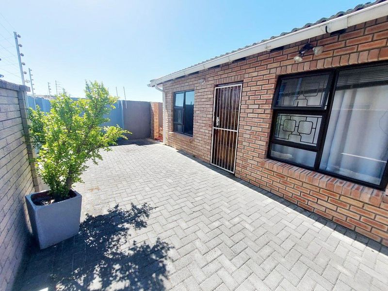 SUMMERSTRAND FURNISHED STUDIO / BACHELOR APARTMENT FOR RENT - Photo 6