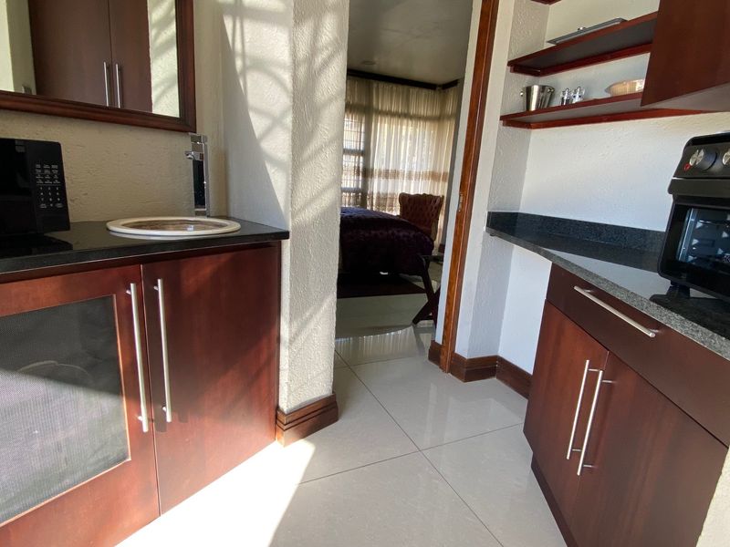 Fully Furnished Room to Rent in Popular Secure Eco Estate - Photo 6