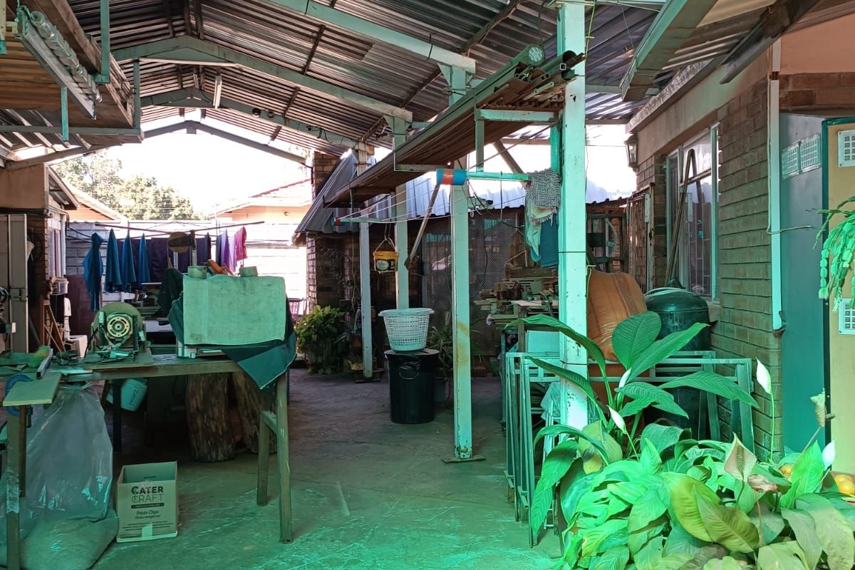 Stunning 4 Bedroom Home with Pool and Income-Generating Flat in Mooinooi - Photo 5