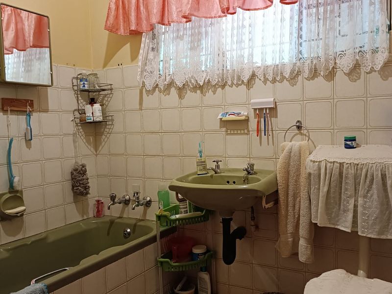 Stunning 4 Bedroom Home with Pool and Income-Generating Flat in Mooinooi - Photo 8