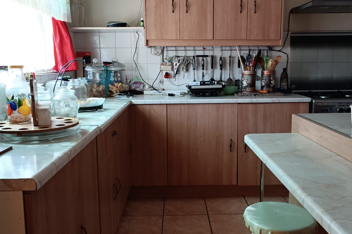 Stunning 4 Bedroom Home with Pool and Income-Generating Flat in Mooinooi - Photo 4