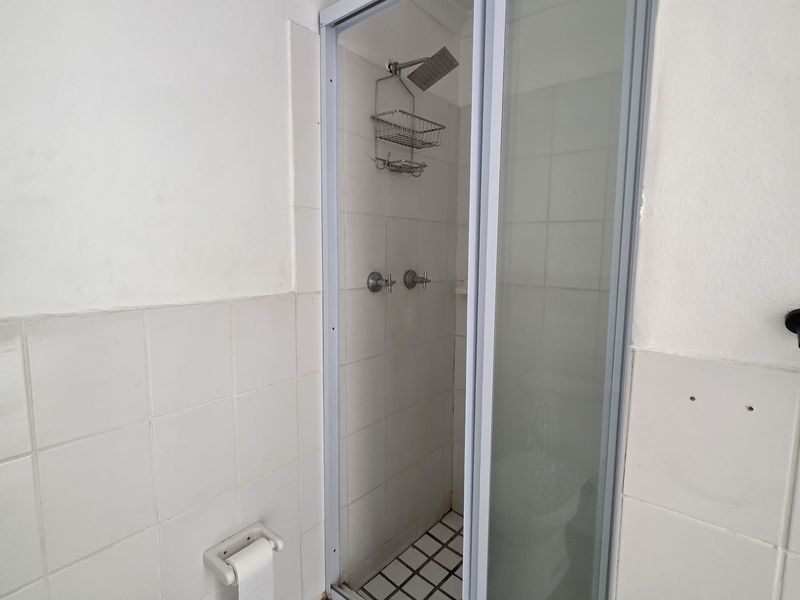 PAROW, 132 Monte Amiata - 2 Bedroom apartment with allocated parking bay for rent - Photo 4