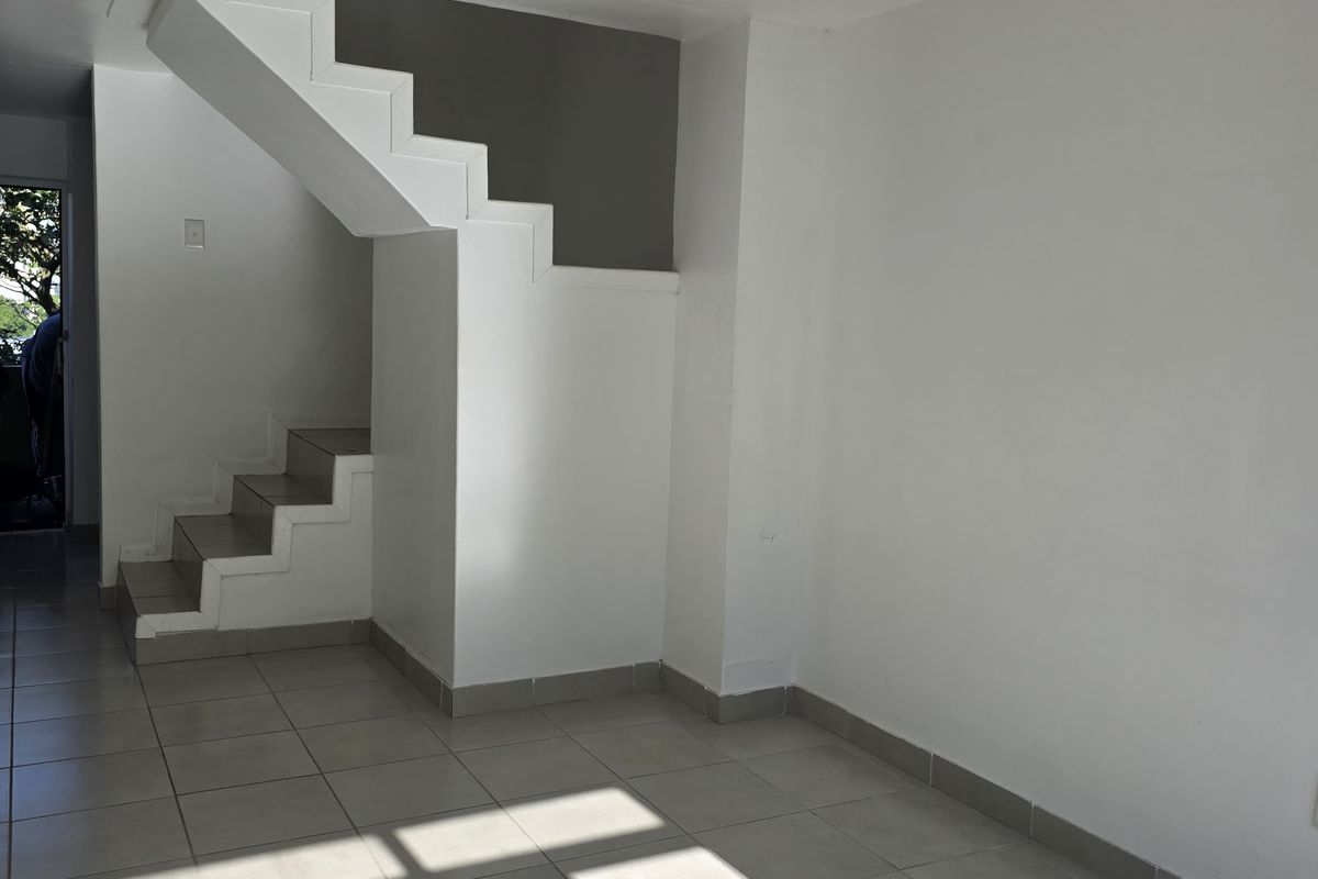 PAROW, 132 Monte Amiata - 2 Bedroom apartment with allocated parking bay for rent - Photo 2
