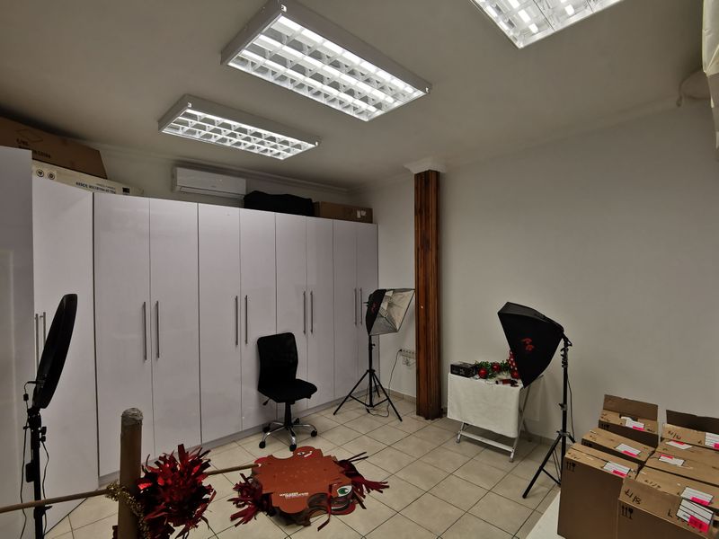 1487m2 High-Impact Business 4 Opportunity with Corlett Drive Frontage - Photo 5