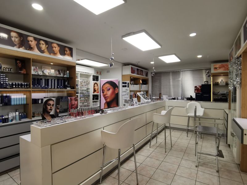 1487m2 High-Impact Business 4 Opportunity with Corlett Drive Frontage - Photo 7