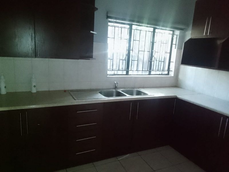 Commercial Property or ale in Bnoni - Photo 2