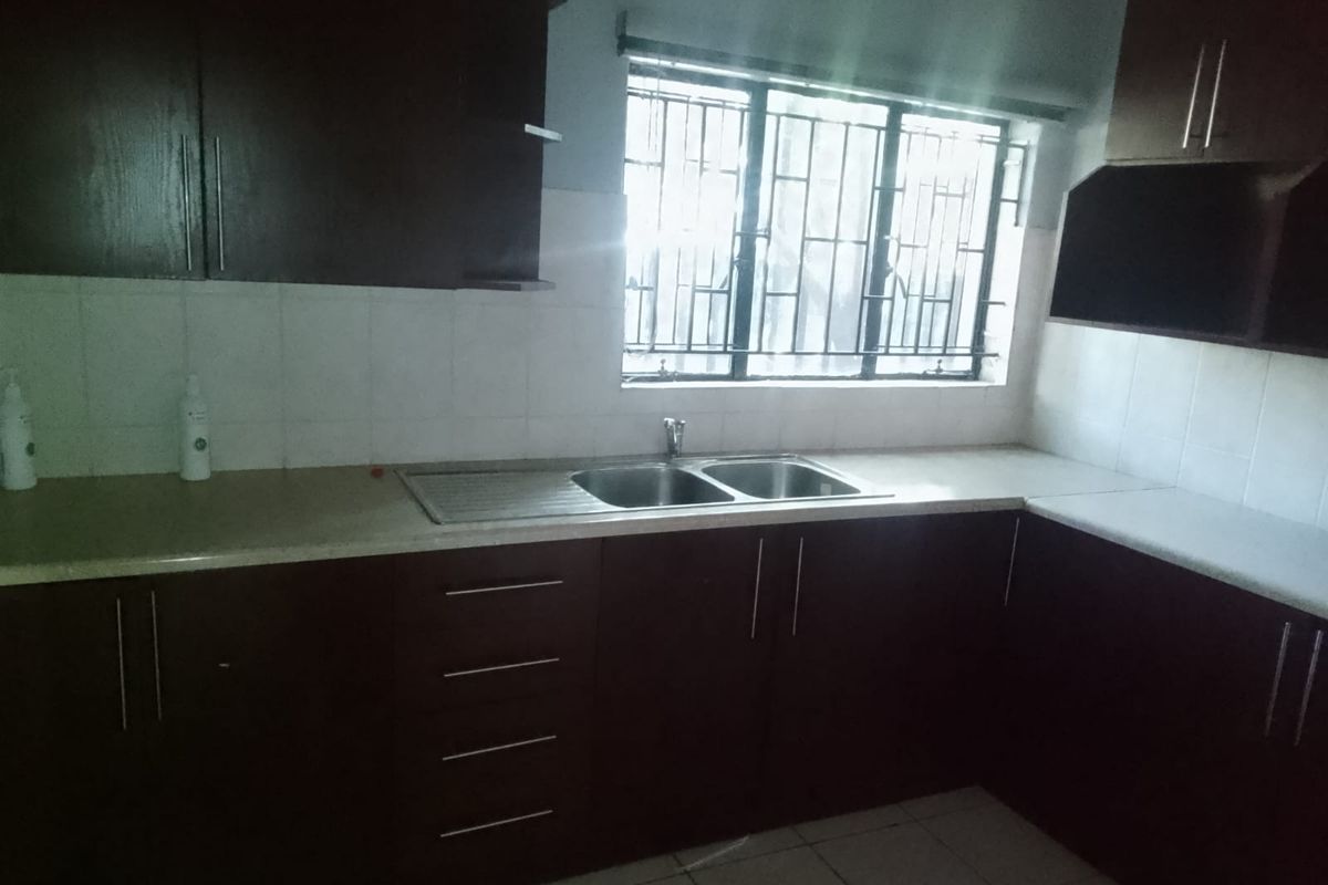 Commercial Property or ale in Bnoni - Photo 2
