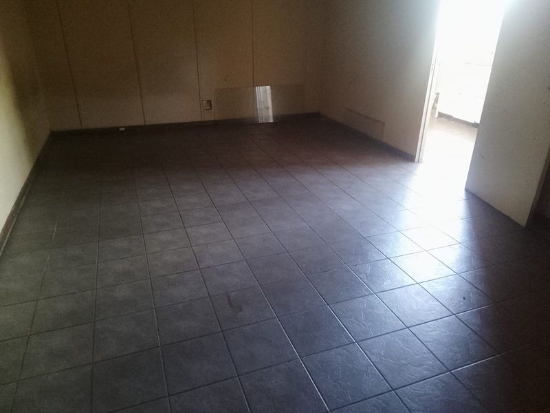 Commercial Property or ale in Bnoni - Photo 4