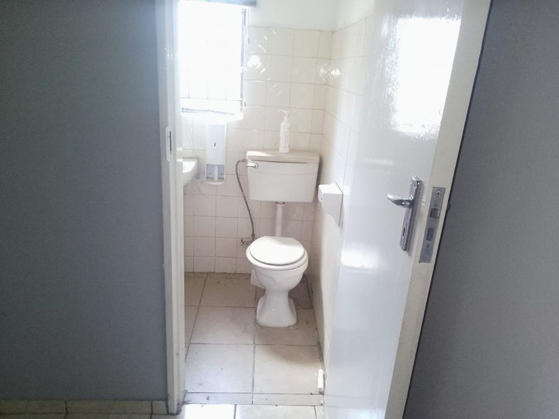 Commercial Property or ale in Bnoni - Photo 3