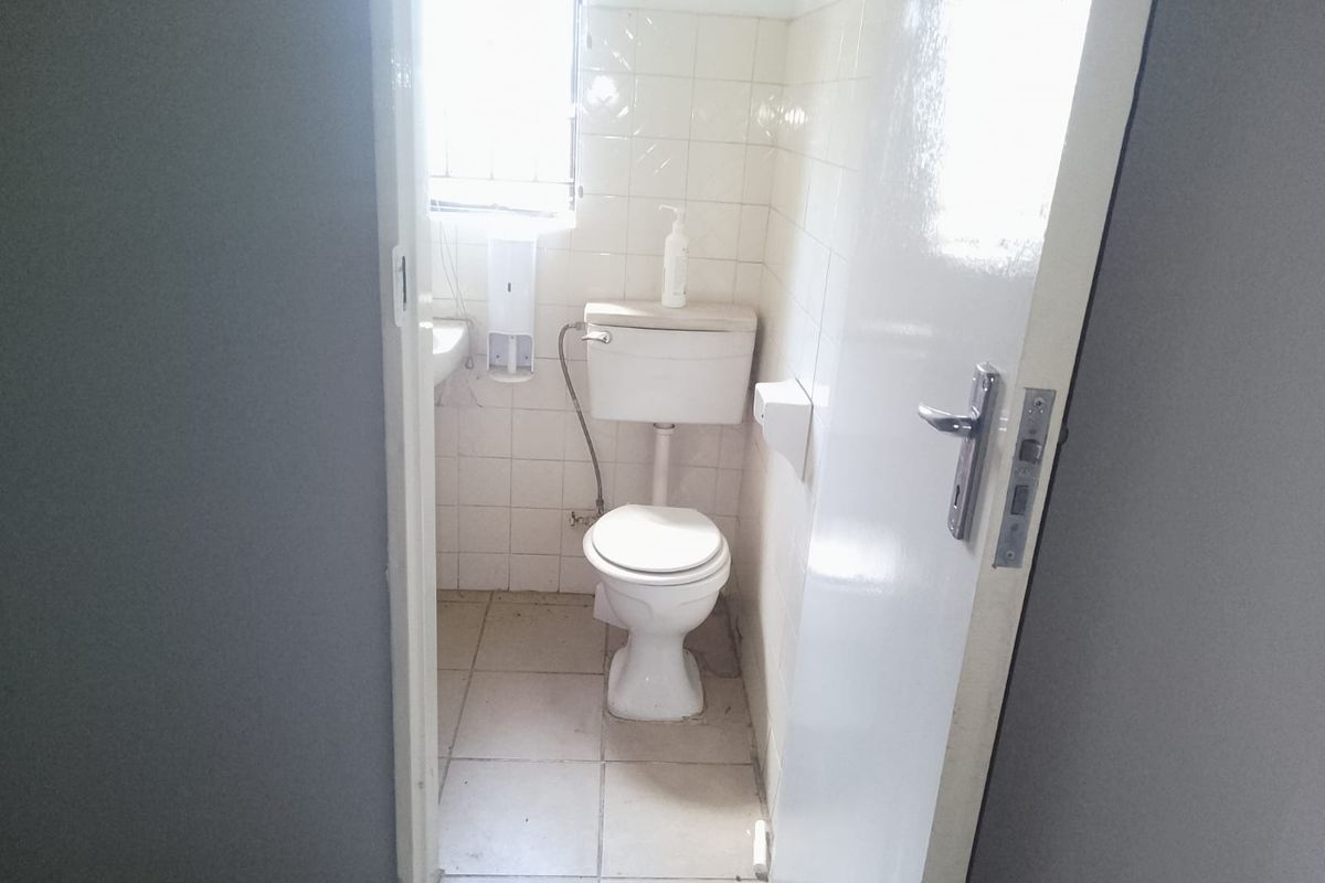 Commercial Property or ale in Bnoni - Photo 3