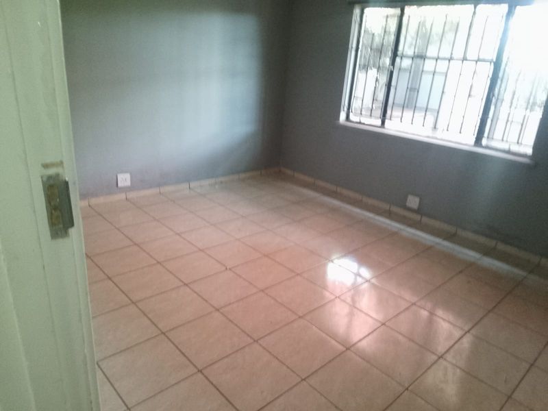 Commercial Property or ale in Bnoni - Photo 8