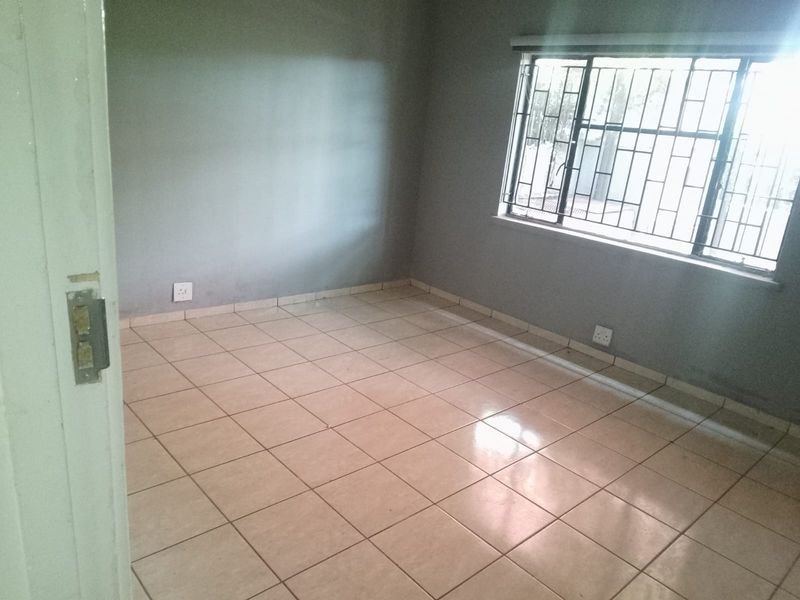 Commercial Property or ale in Bnoni - Photo 6