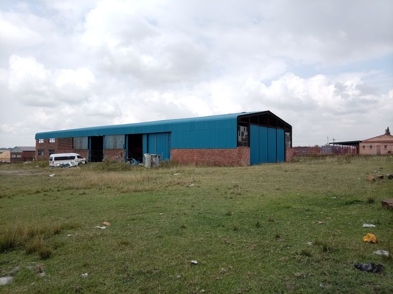 Discover a prime 5508m2 industrial yard for sale in Standerton - Photo 3